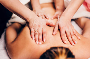 Massage à quatre mains